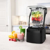 Blendtec Pro 800 blender med lydisolerende deksel og kraftig motor, ideell for profesjonell bruk og stillegående blending.