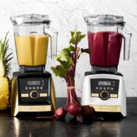 Vitamix A3500 blender med digital touchskjerm og moderne design, ideell for jevn blending.